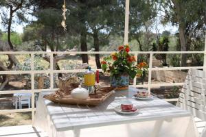 Balkón nebo terasa v ubytování Villa Maria in Puglia con pineta vicino al mare