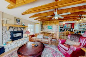 Gallery image of Lakeside Luxury in Lake of the Woods