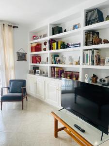 Μια τηλεόραση ή/και κέντρο ψυχαγωγίας στο Casa Los Barberos +15 φωτογραφίες