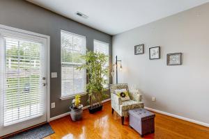 Fotografie z fotogalerie ubytování Farmhouse v destinaci Winston-Salem