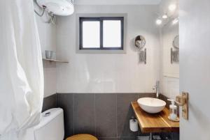 Ένα μπάνιο στο Casa Tajaraste 1 +56 φωτογραφίες