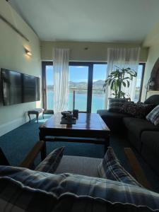 TV a/nebo společenská místnost v ubytování Dúplex Isthar playa de Usil