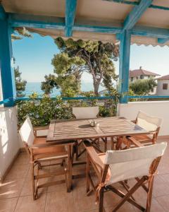 Fotografie z fotogalerie ubytování Serenity Beach Front Maisonette, Mola Kaliva v destinaci Mola Kalyva