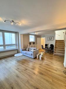 Kensington 2 BEDROOM HOUSE-BIG living area and kitchen-Harrods-National History Museum-Hyde Park-Near 2 underground lines