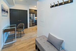 Χώρος καθιστικού στο NN - The Current 2 - Downtown 1-Bed 1-Bath