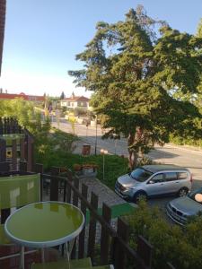 Um jardim no exterior de Residencial Morgado