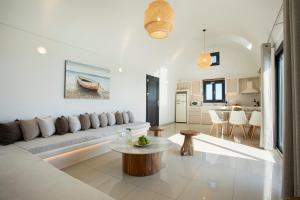 TV a/nebo společenská místnost v ubytování Vinebranch Villa
