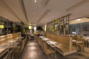 仕德福酒店餐廳或用餐的地方