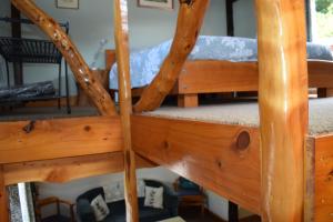Postel nebo postele na pokoji v ubytování Dylans Country Cottages