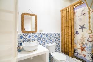 Koupelna v ubytování Ganso & Búho