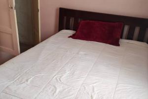 Imagen de la galería de Cheerful 3 bedrooms HOME with an inbuilt hottub, en Lake View Estate