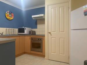 Η κουζίνα ή μικρή κουζίνα στο Lazy Days in Jurien Bay +4 φωτογραφίες