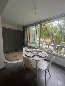 Μπαλκόνι ή βεράντα στο Grand studio au bord de mer +13 φωτογραφίες