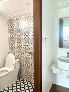 Ванна кімната в Dứa Homestay