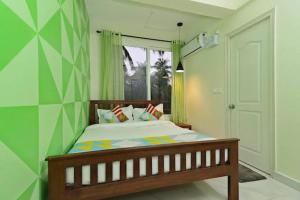 Voodi või voodid majutusasutuse Luxury 2BHK Apartment near Calangute Baga beach with Pool toas
