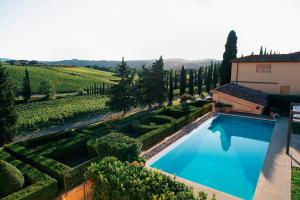 Bazén v ubytování Casa Ruffino - Wine Relais nebo v jeho okolí
