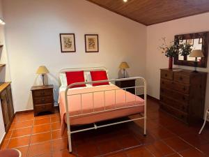 Ένα ή περισσότερα κρεβάτια σε δωμάτιο στο Casa dos Avós no Grande Lago +39 φωτογραφίες