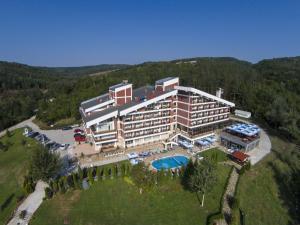 an aerial view of a hotel in the mountains at Relax Coop Hotel in Voneshta Voda