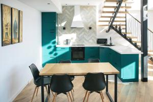Foto Gudauris asuva majutusasutuse Gudauri Summer Apartment - Fireplace, Netflix on 100" Projector Screen, Full kitchen galeriist