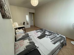 Postel nebo postele na pokoji v ubytování Chambre Privée en colocation dans un appartement Vaulx en Velin Centre