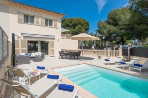 Swimmingpoolen hos eller tæt på Ideal Property Mallorca - Villa Hilary
