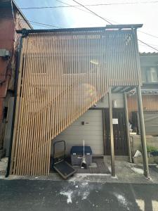 Bygningen som villaen ligger i