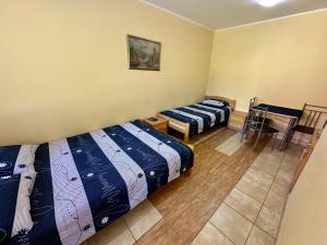 Divčibarski raj客房内的一张或多张床位