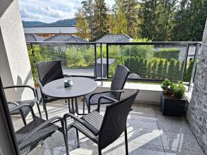 Balkón alebo terasa v ubytovaní MB APARTMÁNY LIPNO