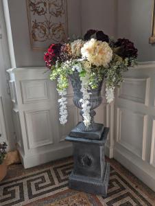 ルヴェルにあるChateau de Thuriesの花瓶