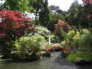 En have udenfor Jasper's by Spires a cosy comfortable 4 bedroom house close to Trentham Gardens