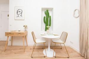 Φωτογραφία από το άλμπουμ του The Calypso - Quiet - New - Central στη Νίκαια +5 φωτογραφίες