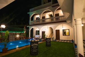 Bazén v ubytování Sapphire Mansion nebo v jeho okolí