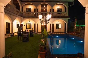 Bazén v ubytování Sapphire Mansion nebo v jeho okolí