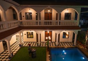 Bazén v ubytování Sapphire Mansion nebo v jeho okolí