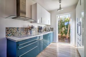 Kuchyň nebo kuchyňský kout v ubytování Maison Hippolyte - Welkeys + 16 fotografií