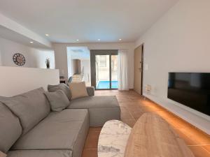 Posedenie v ubytovaní RVG A3 Luxury House with Pool in Portoheli