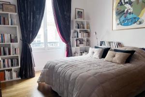 Lova arba lovos apgyvendinimo įstaigoje Bright And Luxurious Apt In The Heart Of Paris