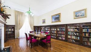 Knihovna v hotelu