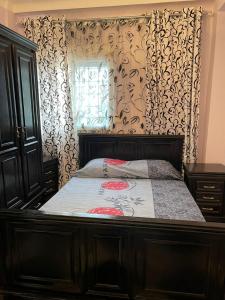 A bed or beds in a room at Bel Appartement meublé à Bordj El-Kiffan
