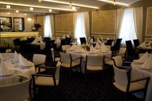 Restaurace v ubytování Zámek Kvasetice + 18 fotografií
