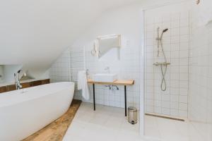 A bathroom at Villa Mimi