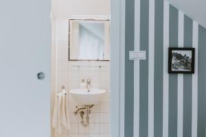 A bathroom at Villa Mimi