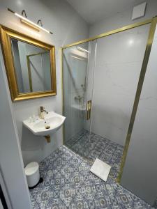 Kúpeľňa v ubytovaní H&T Old Town Szeroka 86