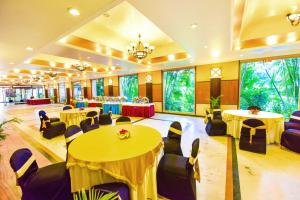 Posezení v ubytování Hotel Swosti Premium Bhubaneswar