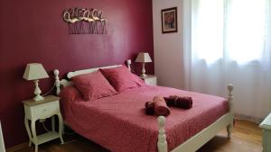 Postel nebo postele na pokoji v ubytování La Chênaie Maison entière avec un grand jardin