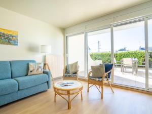 Et opholdsområde på Studio Les Albatros-1 by Interhome