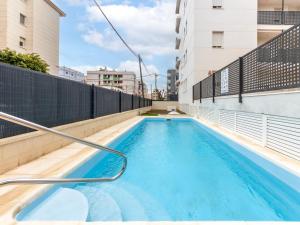 Bazén v ubytovaní Apartment Sakura by Interhome alebo v jeho blízkosti