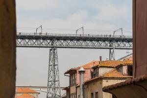 Imagem da galeria de GuestReady - Modern Duplex, Neo-Classical Building no Porto