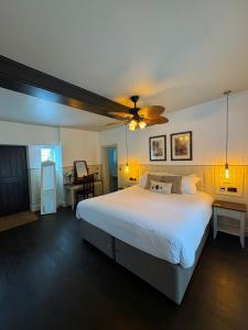 Katil atau katil-katil dalam bilik di Woolpack Inn