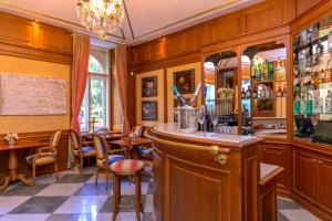 Lounge nebo bar v ubytování Hotel Kinsky Fountain
